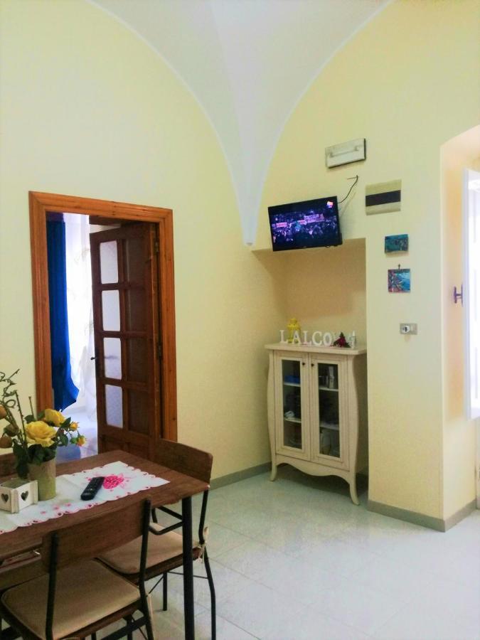 L 'Alcova Holidays Home Centro Storico チェーリエ・メッサーピカ エクステリア 写真