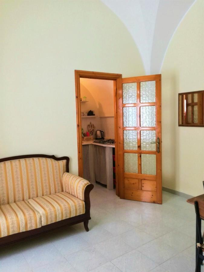L 'Alcova Holidays Home Centro Storico チェーリエ・メッサーピカ エクステリア 写真