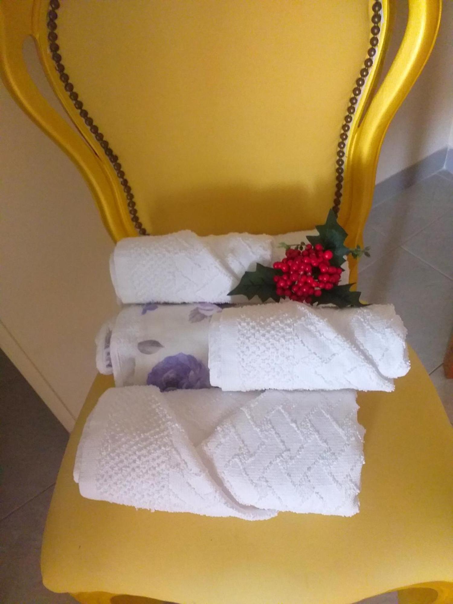 L 'Alcova Holidays Home Centro Storico チェーリエ・メッサーピカ エクステリア 写真